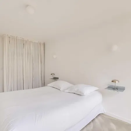 Appartement Modern 1bdr 2p Flat With A Balcony - Menilmontant Parijs