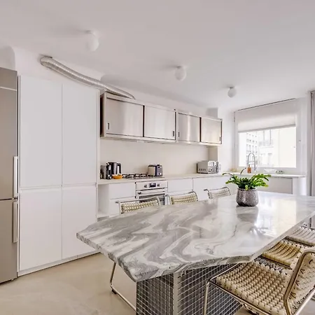 Modern 1bdr 2p Flat With A Balcony - Menilmontant Appartement