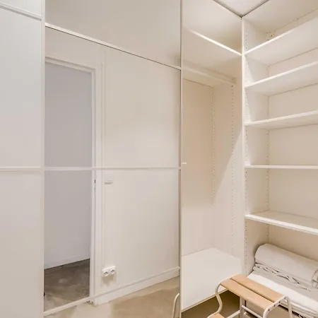 Modern 1bdr 2p Flat With A Balcony - Menilmontant Appartement *