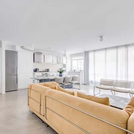 Modern 1bdr 2p Flat With A Balcony - Menilmontant Appartement