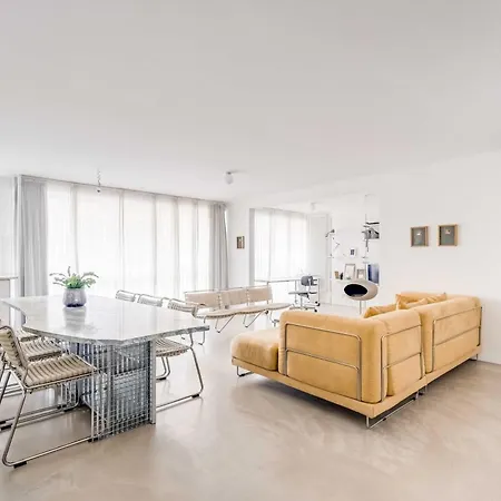 Modern 1bdr 2p Flat With A Balcony - Menilmontant *